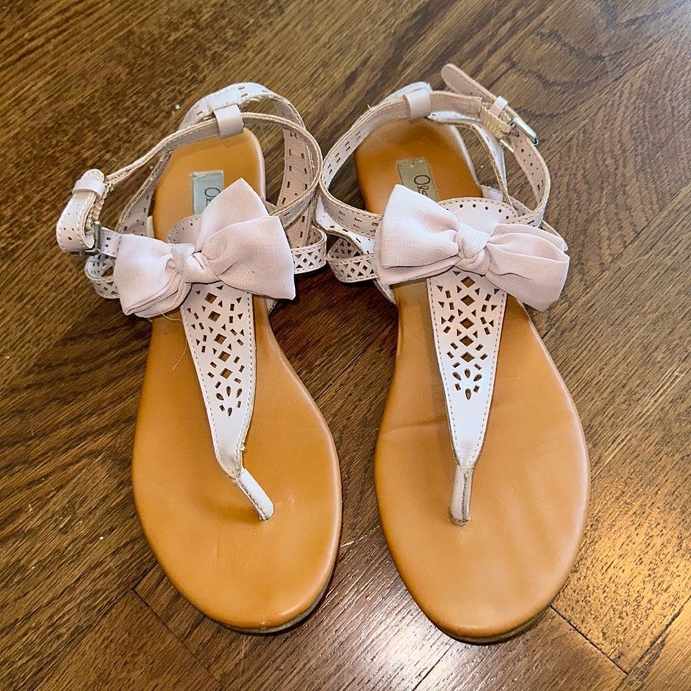 Olsenboye dusty pink thong flat sandals with bow on top